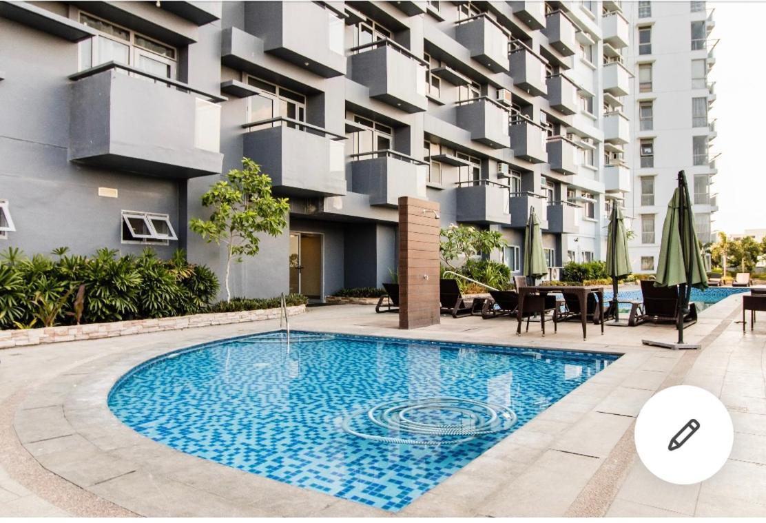 Manhattan Heights Tower A Luxury